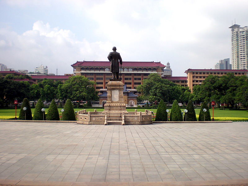孫中山先生銅像 攝影：方盛文
