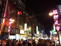 艋舺夜市<br/> 攝影：陳皮梅