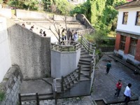 溫泉博物館旁的露天廣場<br/> 攝影：amo