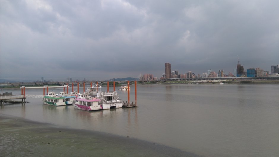 淡水河右岸 攝影：Lu