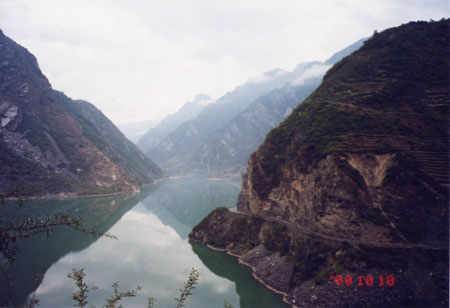 岷山山脈--岷江-01 攝影：台灣中國旅行社