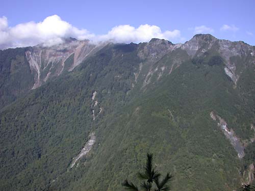 向陽崩壁 攝影：阿英的登山小站