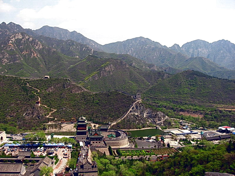 俯望山下 攝影：游芝榕