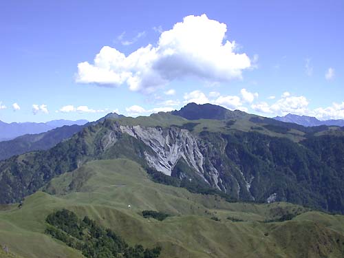 眺望群峰 攝影：阿英的登山小站