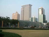 水幕瀑布與廣場<br/> 攝影：沈必昇