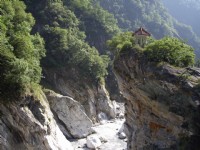 岩層上涼亭<br/> 攝影：老山羊資訊網