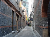 磚瓦牆與現代建築<br/> 攝影：余燕鳳