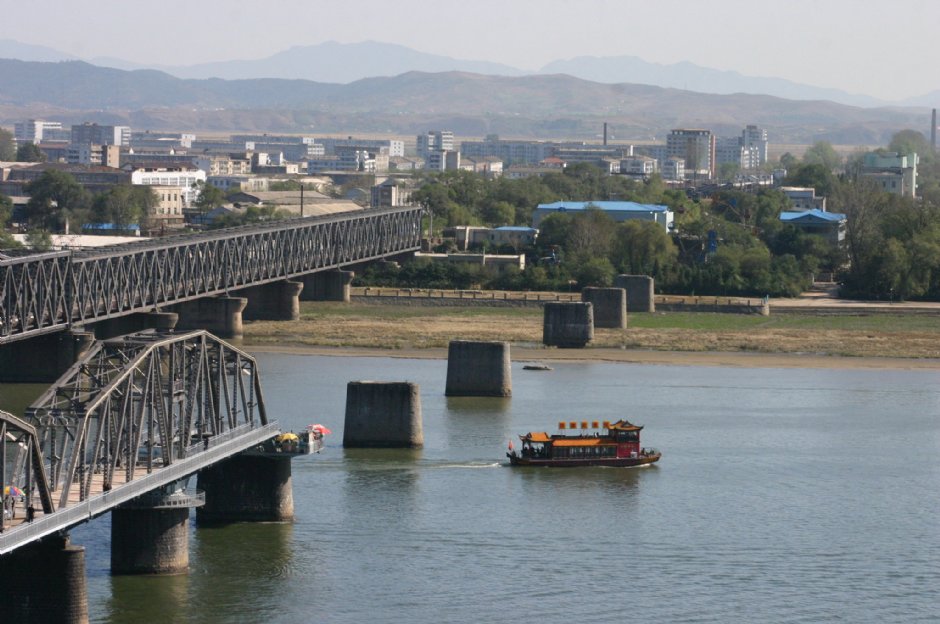 鴨綠江斷橋 攝影：馮順