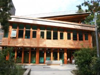 台北市市立圖書館北投分館一樓入口<br/> 攝影：陳銘祥