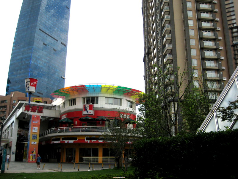 大型速食店 攝影：李俊