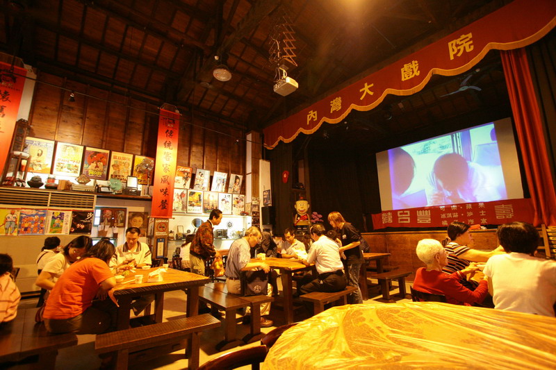 戲院內是餐廳 攝影：簡時強