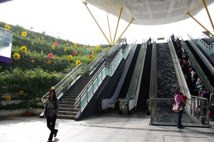 捷運中央公園站 攝影：Eva隨手拍
