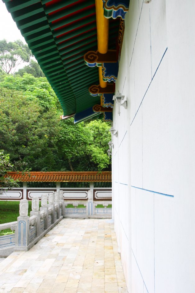 忠烈祠迴廊側拍 攝影：簡時強