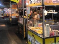 精誠夜市<br/> 攝影：精誠(狗屎)夜市 提供