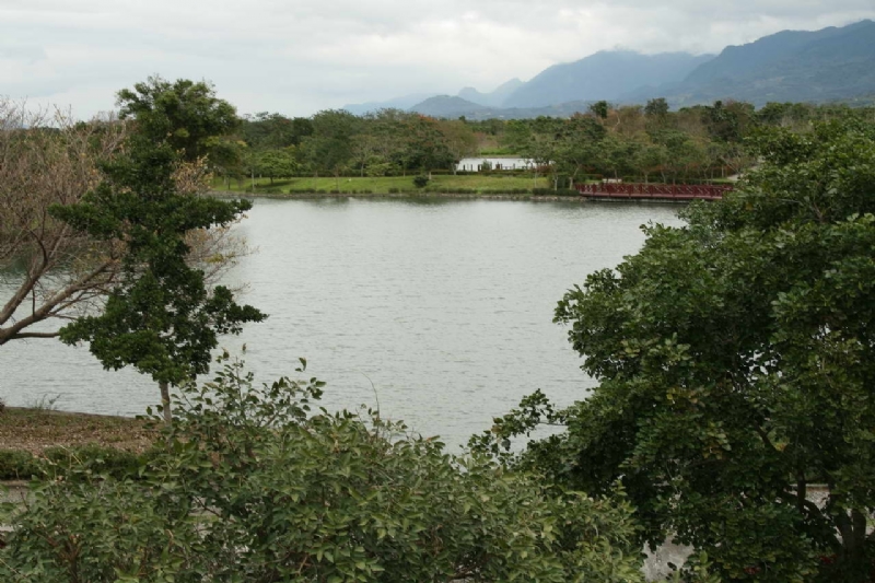 公園內清新秀麗湖景 攝影：老山羊部落格