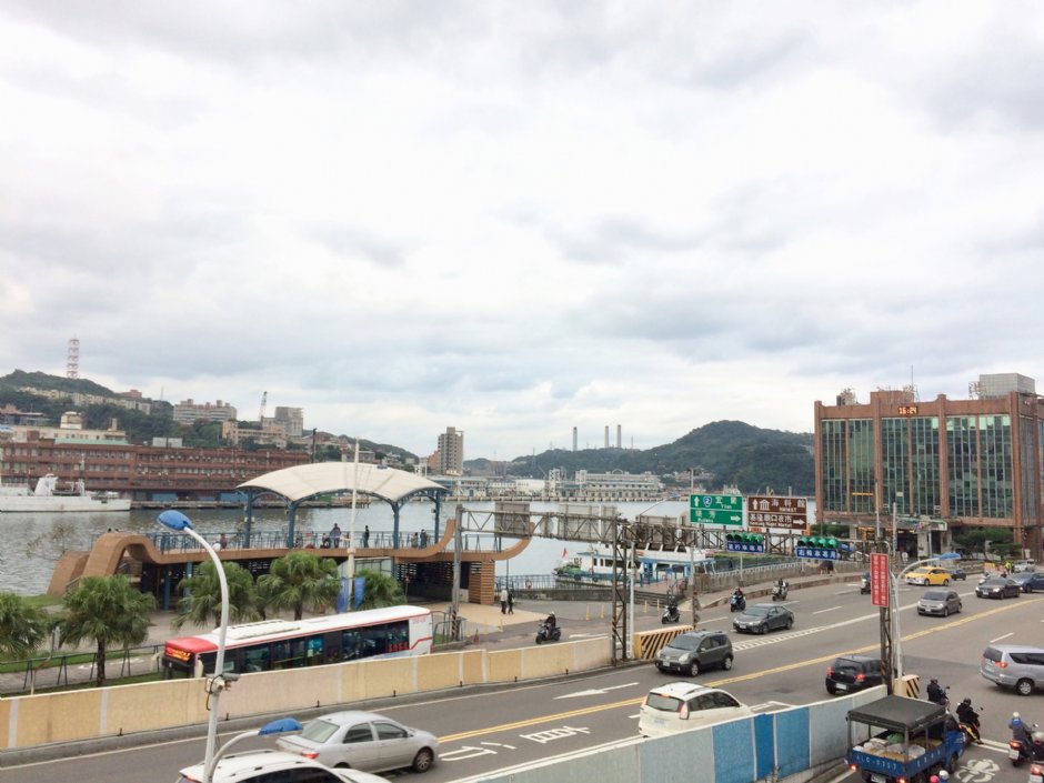 俯瞰基隆港 攝影：Eva隨手拍