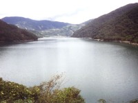明湖水庫湖景<br/> 攝影：南投縣政府