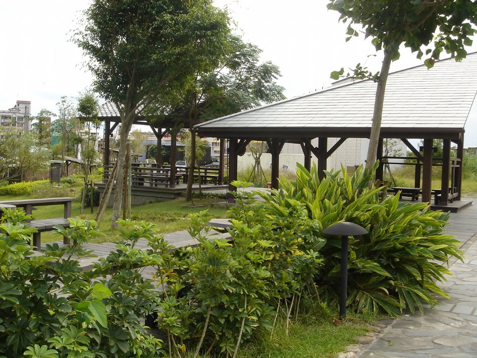 湯圍溝公園涼亭 攝影：余燕鳳