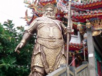 大義宮左方銅像<br/> 攝影：amo