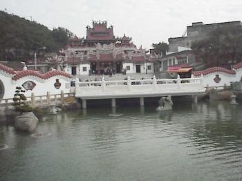 觀音池與觀音寺 攝影：郭香妙