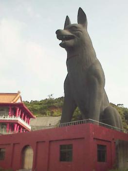 黑龍義犬像 攝影：郭香妙