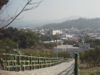遠望梅山鄉<br/> 攝影：郭香妙