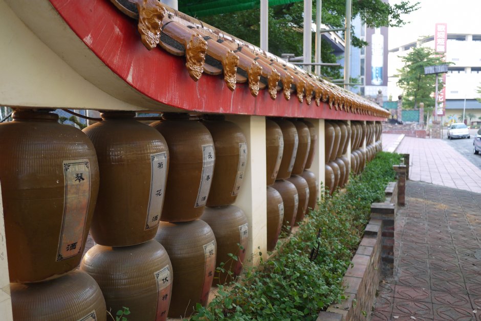 嘉義觀光酒廠酒甕牆 攝影：旅遊王攝影組