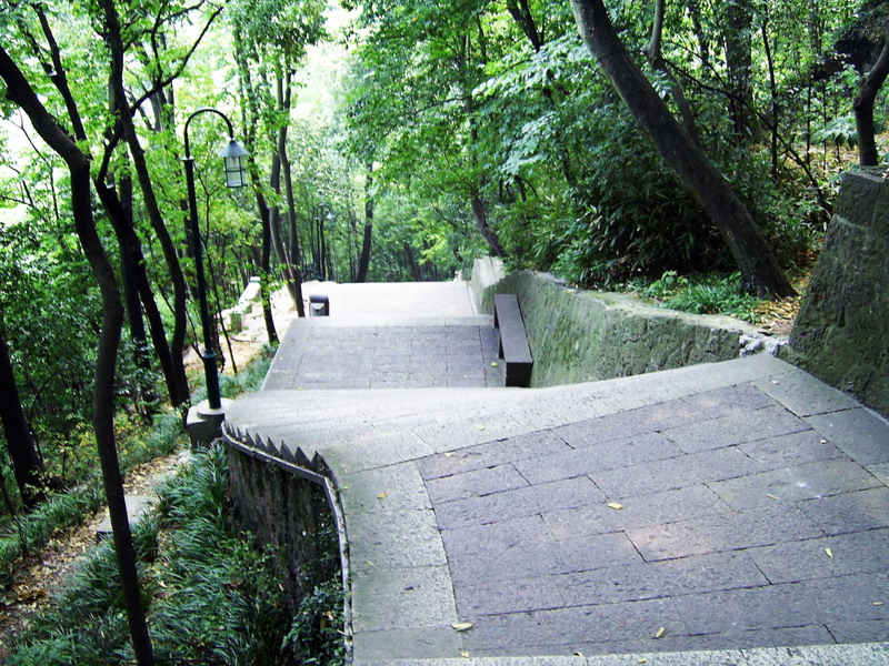 岩石步道 攝影：方盛文
