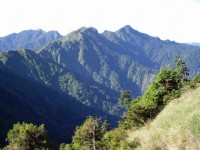 尖銳雄偉的能高山<br/> 攝影：老山羊部落格