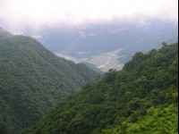 眺望腳下平原<br/> 攝影：老山羊資訊網