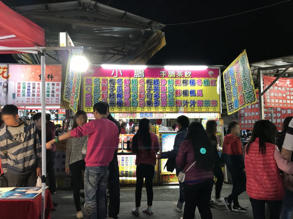 嘉樂福夜市 攝影：陳皮梅
