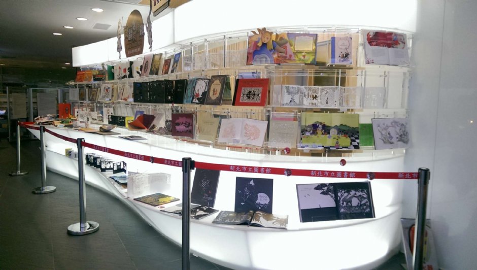 新北市立圖書館總館 攝影：Eva隨手拍