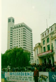 煙台車站 攝影：郭健三