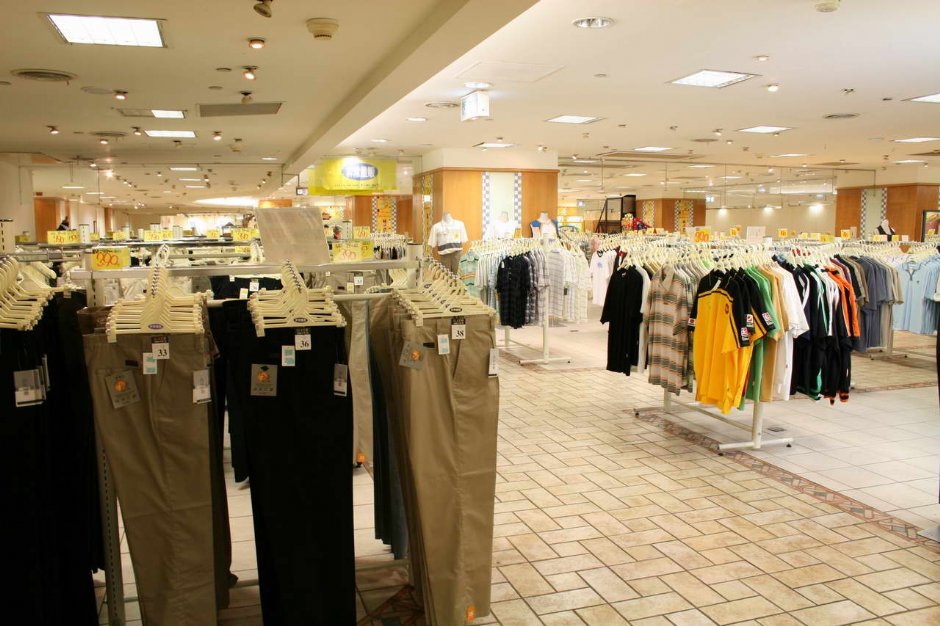 休閒服飾量販 攝影：老山羊部落格