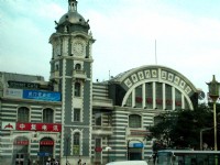正陽門東車站<br/> 攝影：馮順