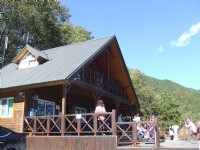 北谷園區雪山登山口服務站<br/> 攝影：Lu