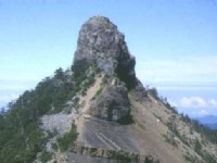 秋天的小霸尖山<br/> 攝影：陳勇霖