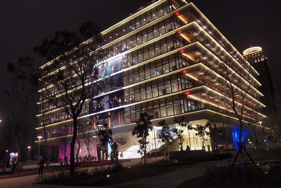 市立圖書館夜景 攝影：xcatx