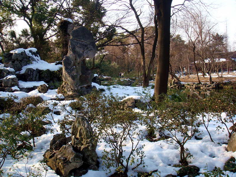 雪景和奇石 攝影：余燕鳳