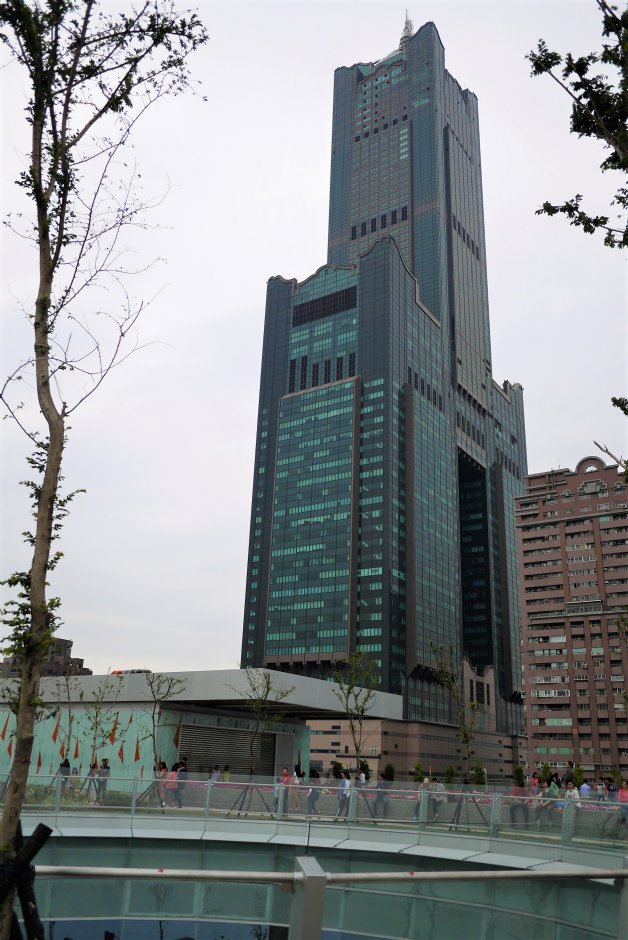 新市圖頂樓看85大樓 攝影：旅遊王攝影組