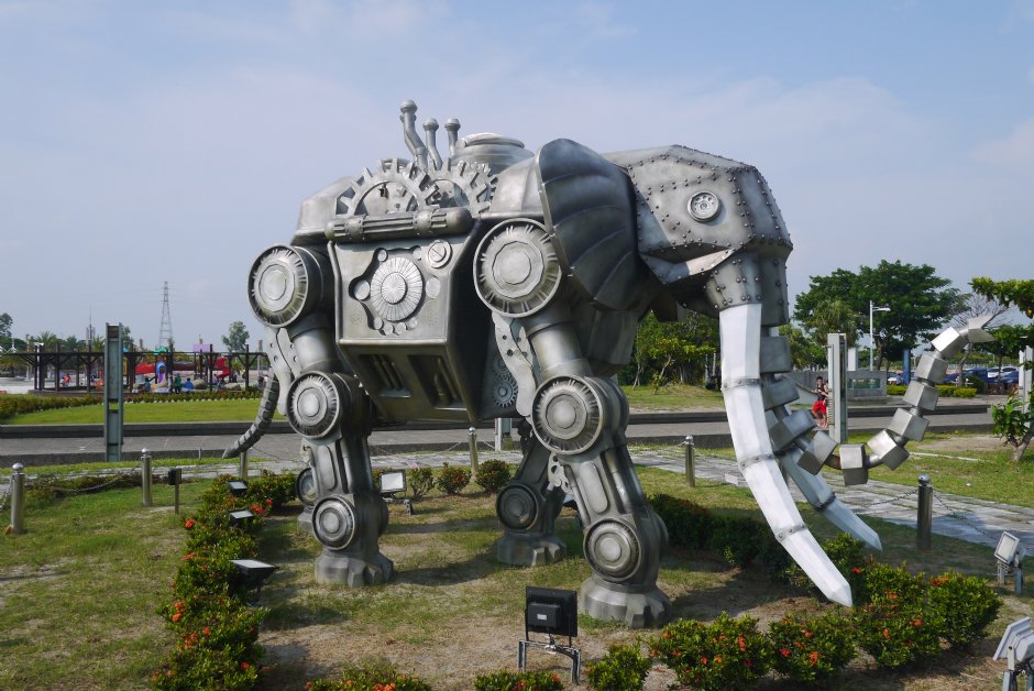 情人碼頭未來巨象-步步 攝影：旅遊王攝影組