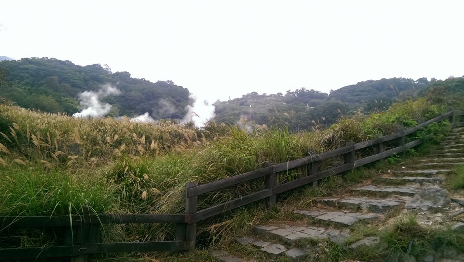龍鳳谷與硫磺谷遊憩區 攝影：Eva隨手拍