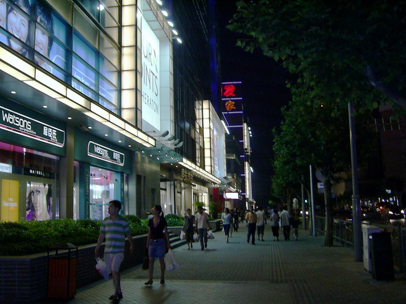 周邊商店 攝影：周惠穎
