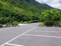 石門遊憩區停車場<br/> 攝影：Eva隨手拍