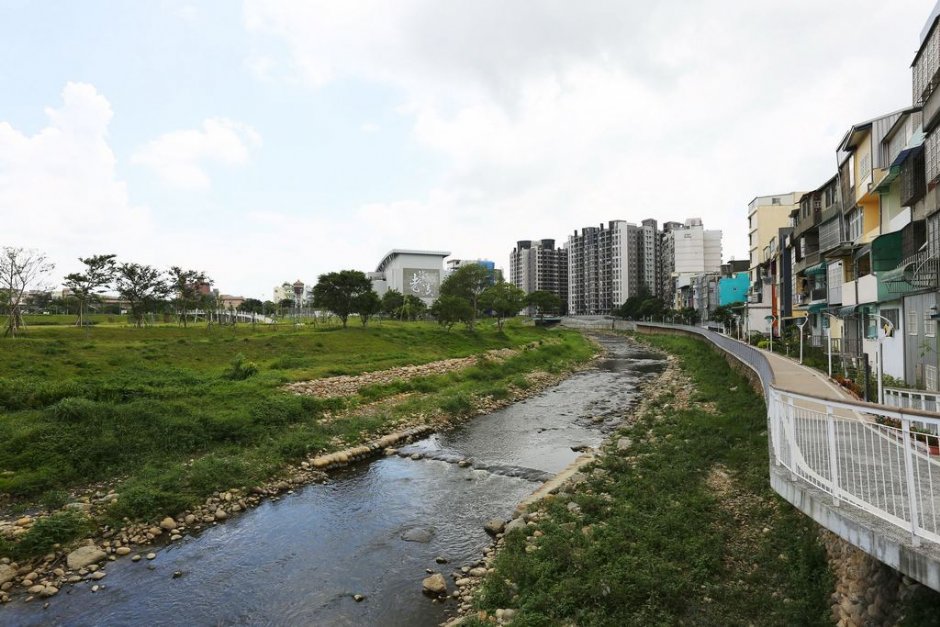 老街溪水岸自行車道 攝影：桃園市政府觀光旅遊局 提供