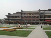 鐘鼓樓之間的廣場<br/> 攝影：到處走走到大陸-1