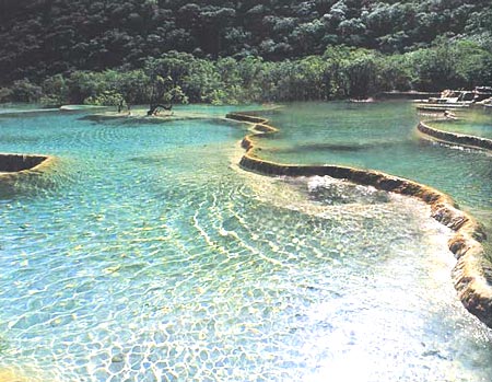 碧波蕩漾 攝影：四川旅遊信息網