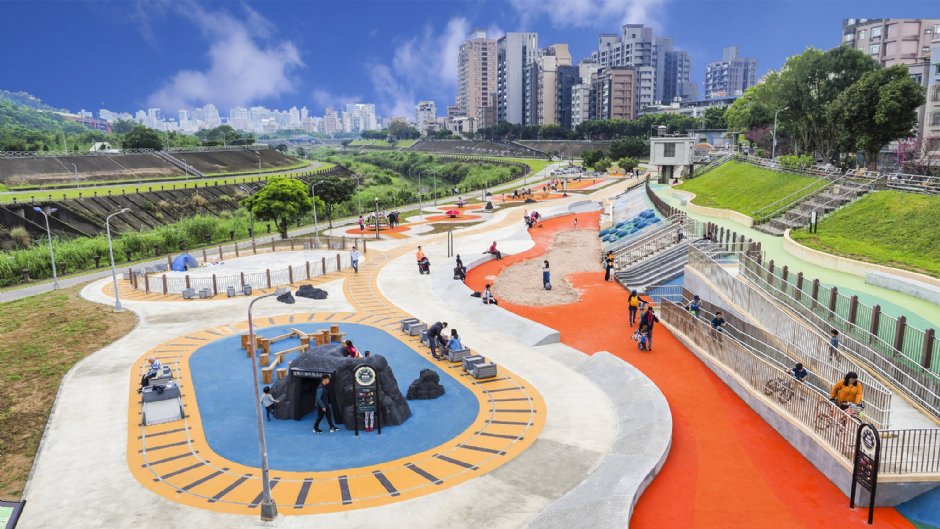 遊戲場全景 攝影：臺北市政府工務局水利工程處 提供