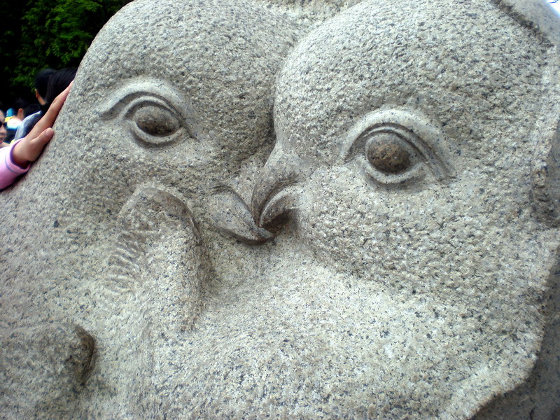 鳥島：鳥 親親石雕 攝影：顧穎