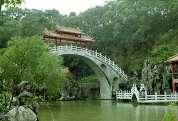 美麗古奇峰 攝影：呂玫瑢